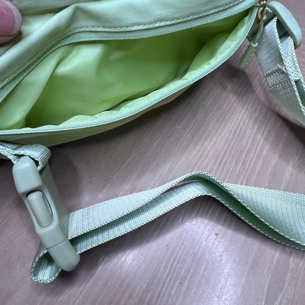 NEW ID Y Mint Green Waist Crossbody Shoulder Sling Pack adjustable strap.